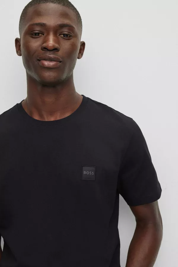 T-shirt uni en coton avec badge poitrine BOSS