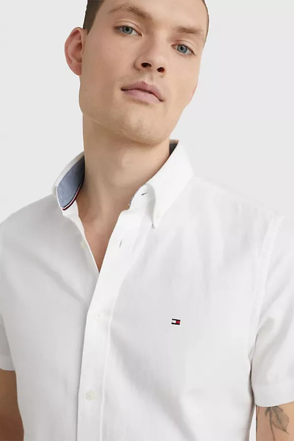 Chemise manches courtes unie avec logo brodé Tommy Hilfiger