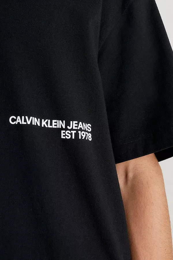 T-shirt uni avec impression à la poitrine et au dos Calvin Klein
