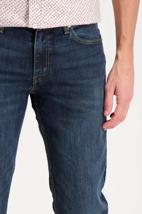 Jean Slim en coton stretch modèle 5 poches Levis