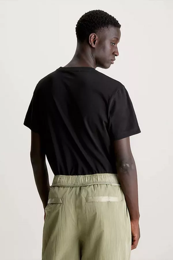 T-shirt en coton avec écusson à la poitrine Calvin Klein