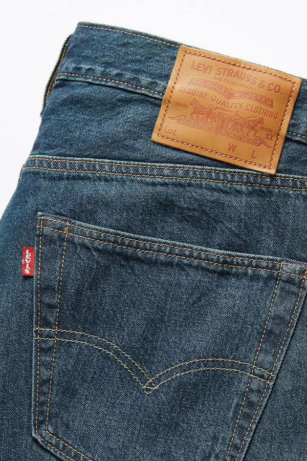 Jean 501 droit en coton modèle 5 poches Levis