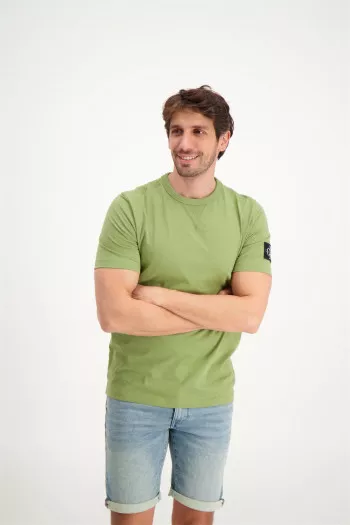 T-shirt uni en coton avec badge à la manche Calvin Klein